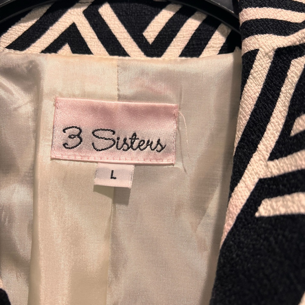 3 Sisters Black and White Patterned Jacket - Picture 2 of 3